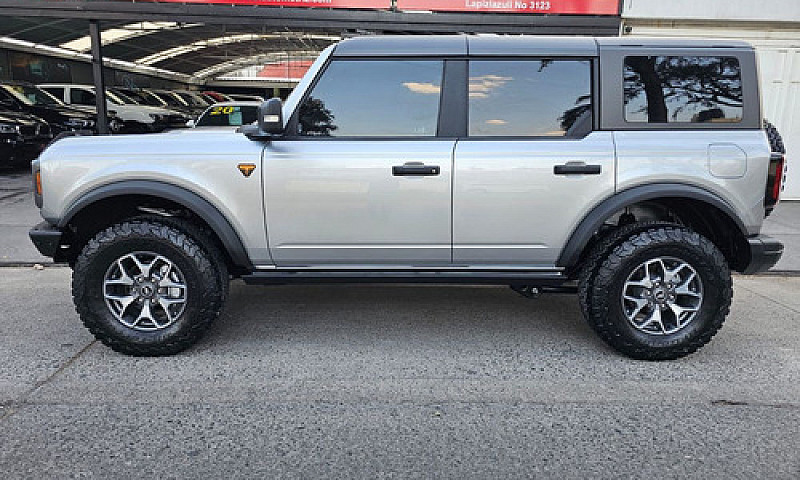 Ford Bronco Suv 2023...