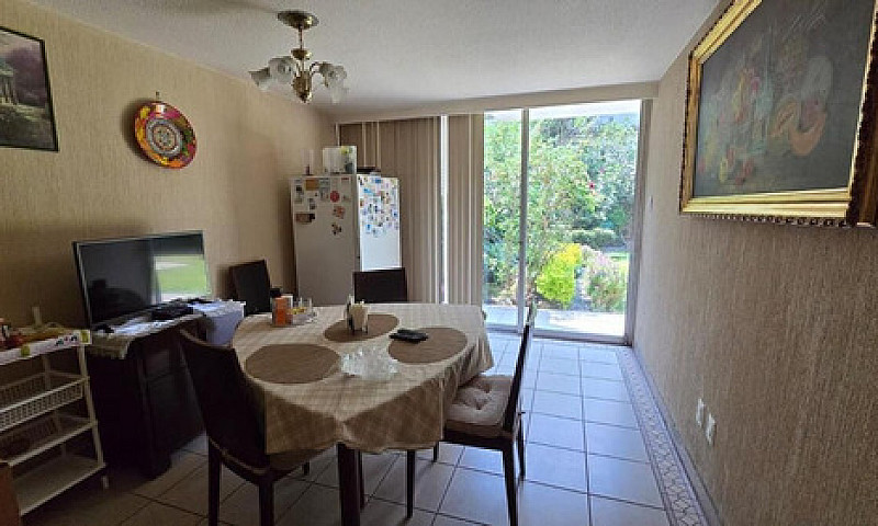 Casa En Venta En Lom...