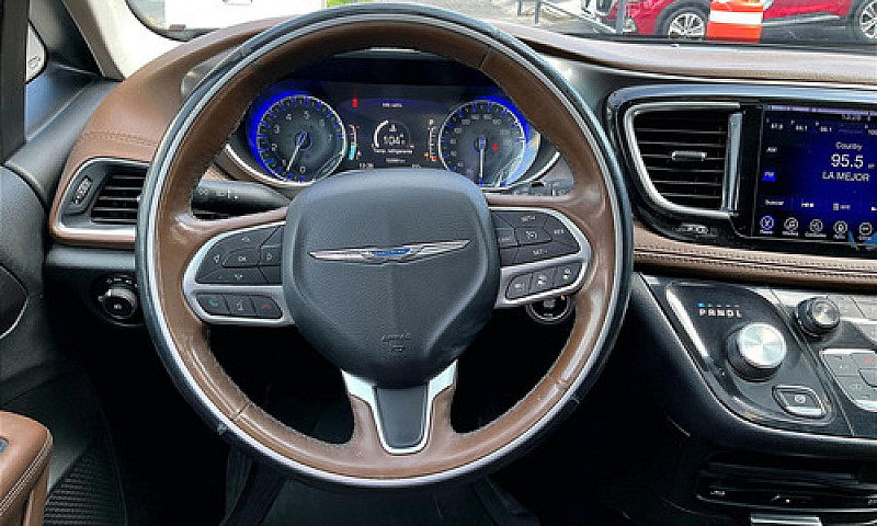 Chrysler Pacifica 20...