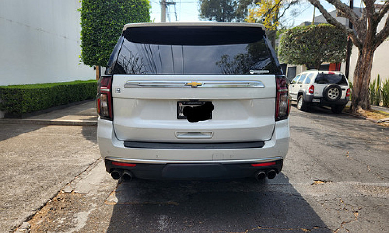 Chevrolet Suburban 6...