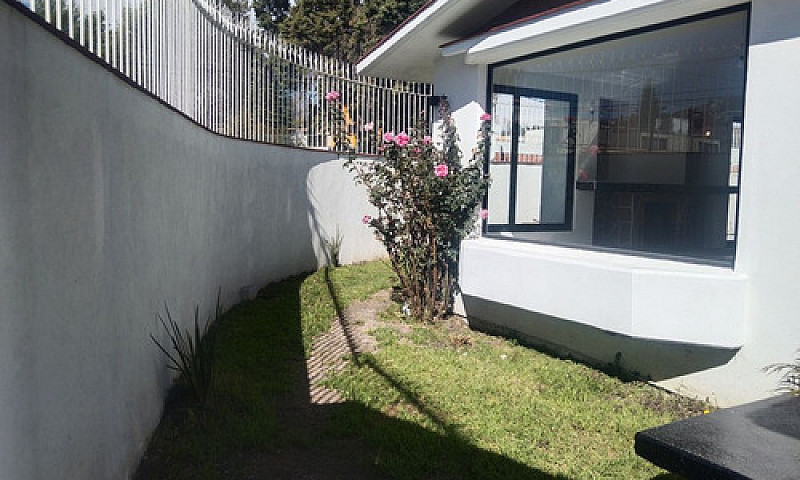 Casa Un Piso / Las A...