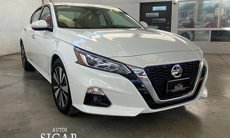 Nissan Altima 2020...