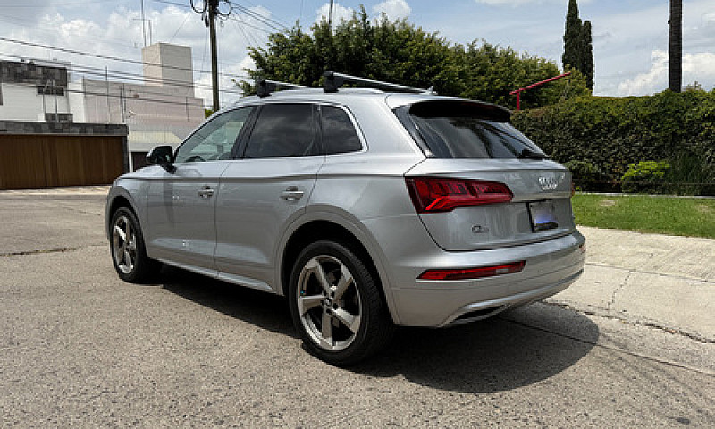 Audi Q5 2.0 L T Elit...