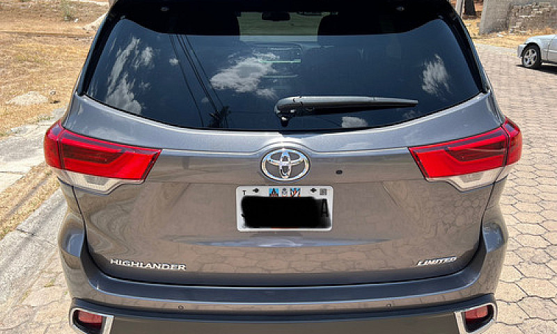 Toyota Highlander 3....