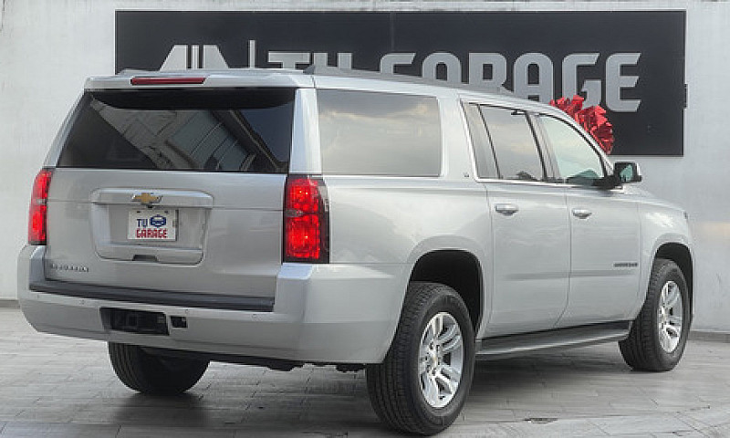 Chevrolet Suburban 5...
