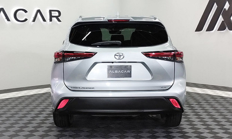 Toyota Highlander 3....