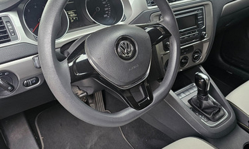 Volkswagen Jetta 2.0...
