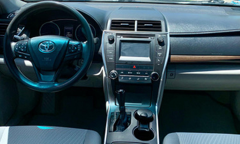 Toyota Camry 2.5 Le ...