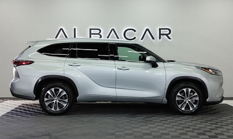 Toyota Highlander 3....