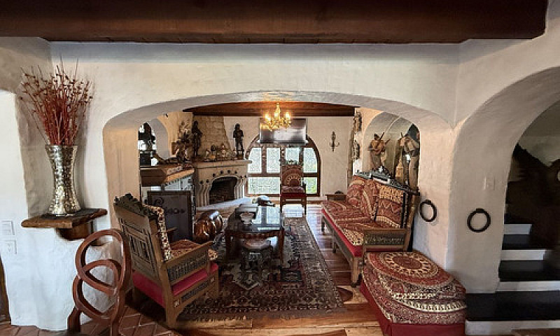 Casa Estilo Medieval...
