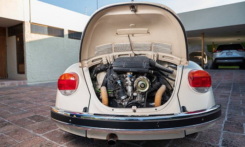 Volkswagen Sedan 1.6...