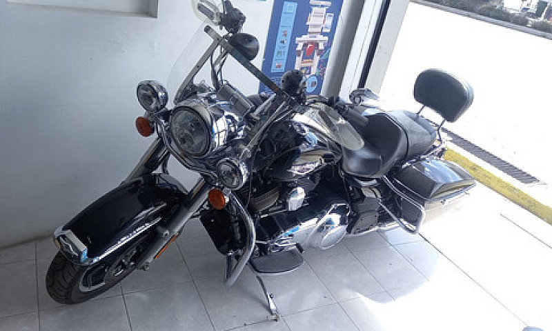 Harley-Davidson Flhr...