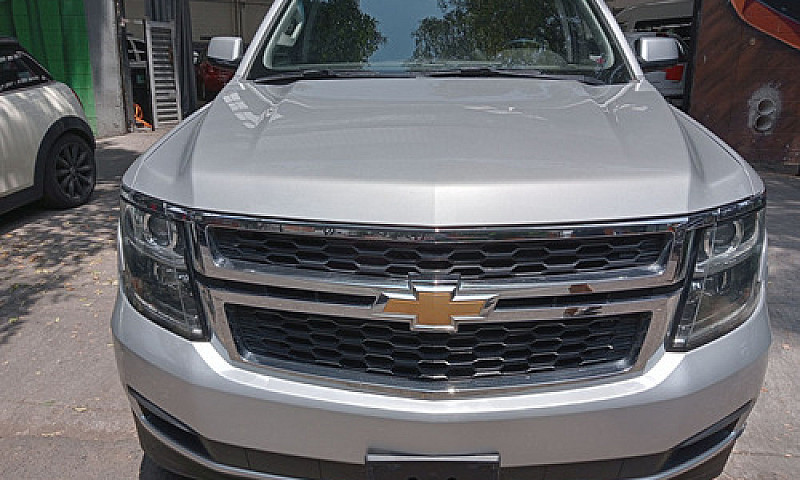 Chevrolet Suburban 2...