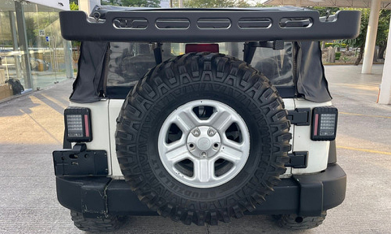 Jeep Wrangler X Base...