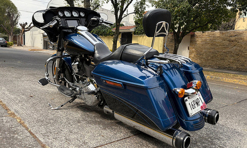 Harley-Davidson Stre...
