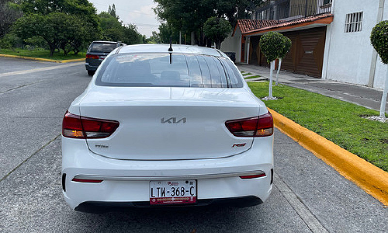 Kia Rio 1.6 Ex Sedan...