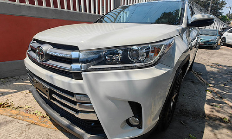 Toyota Highlander 3....