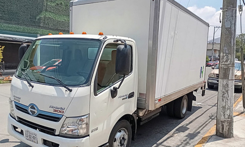  Hino 300/816 Caja S...