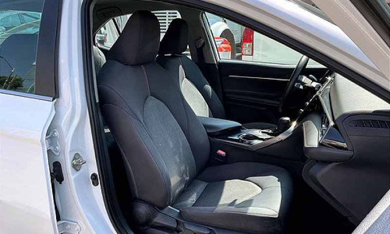 Toyota Camry 2020...