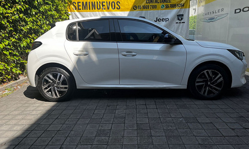 Peugeot 208 2023...