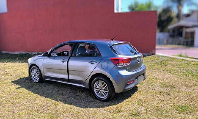 Kia Rio 1.6 Lx Hatch...
