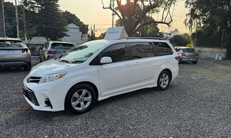 Toyota Sienna 2019...