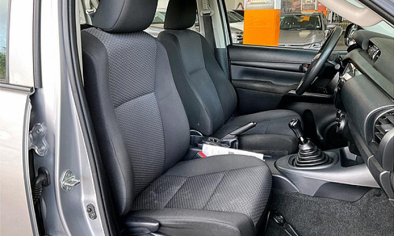 Toyota Hilux 2022...