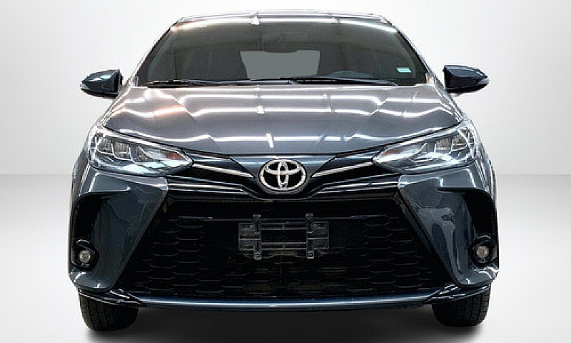 Toyota Yaris 2021...