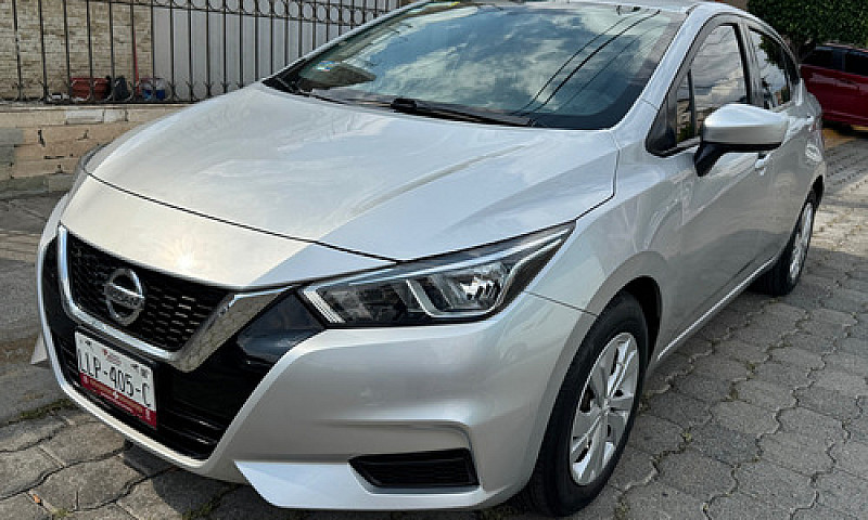 Nissan Versa 1.6 Sen...