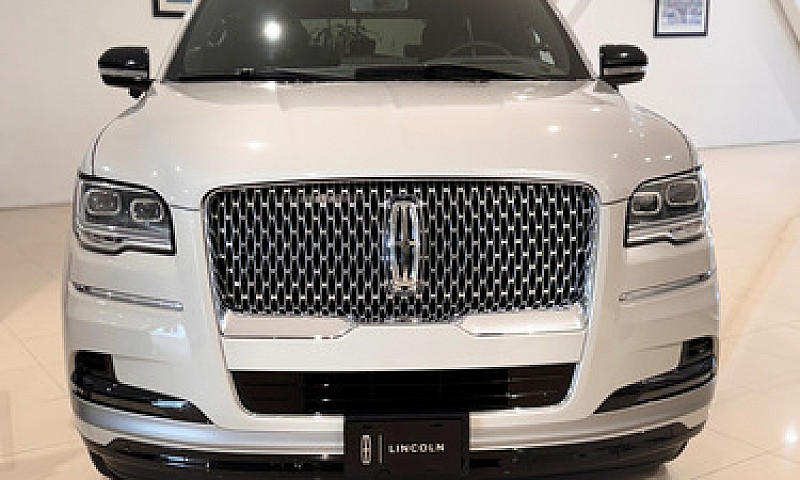 Lincoln Navigator Re...