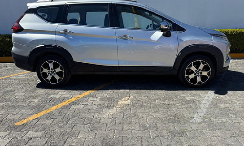 Mitsubishi Xpander 2...