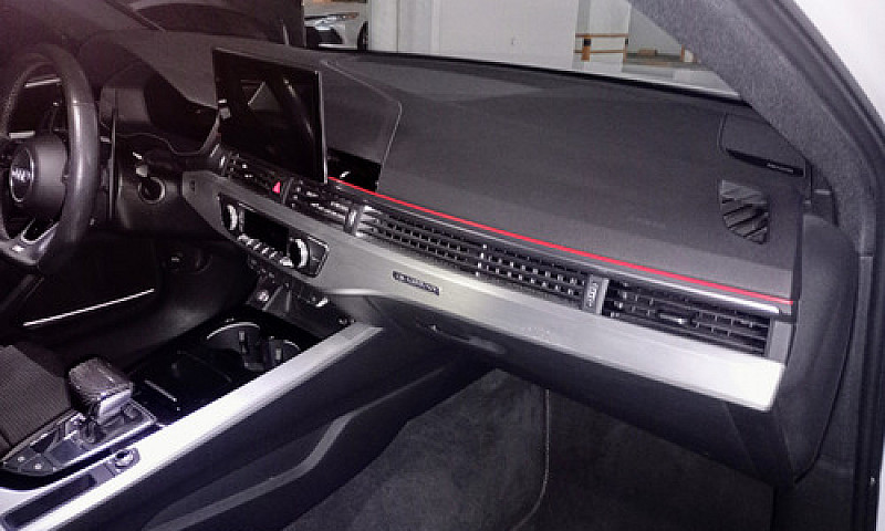 Audi A4 2.0 T S Line...