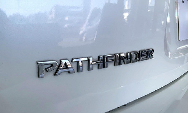 Nissan Pathfinder 20...