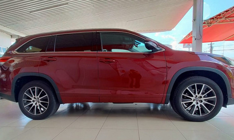 Toyota Highlander 3....