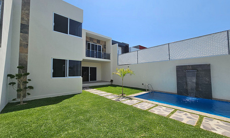 Casa Nueva Estilo Mi...