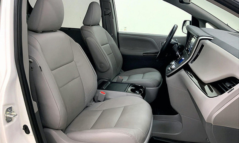 Toyota Sienna 2020...