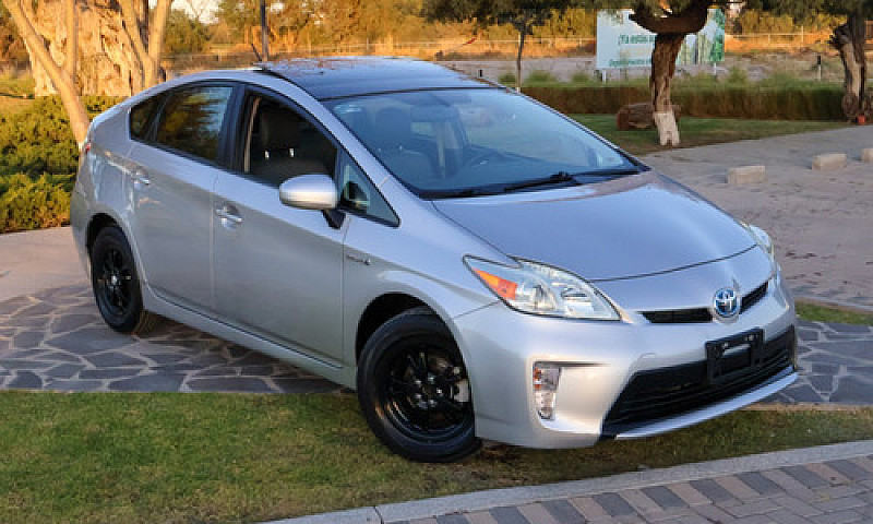 Toyota Prius Premium...