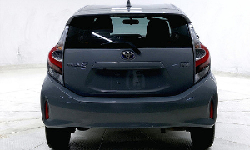 Toyota Prius 2021...