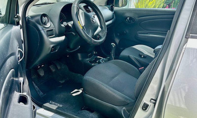 Nissan Versa 1.6 Dri...