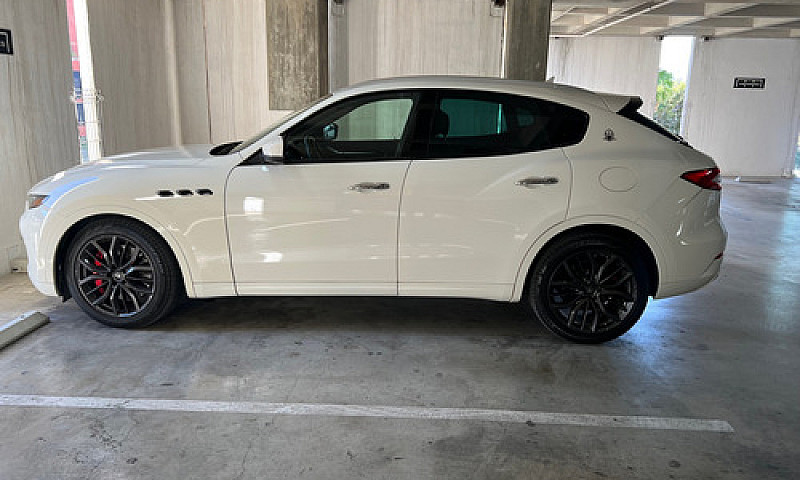 Maserati Levante...