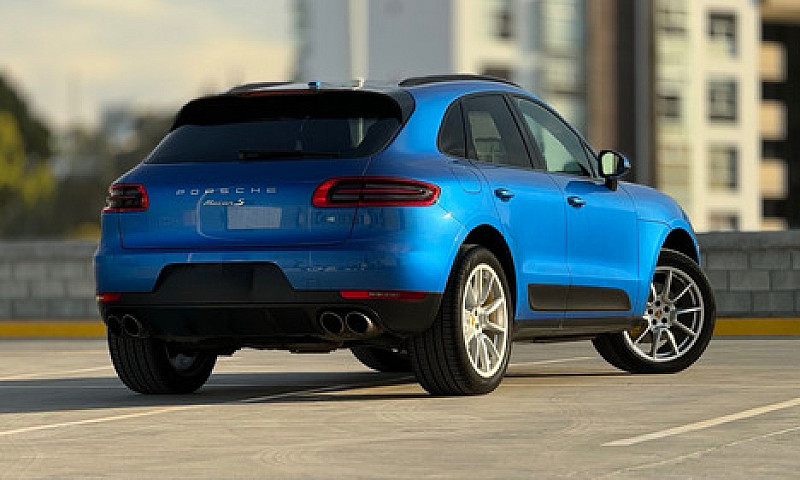 Porsche Macan S...