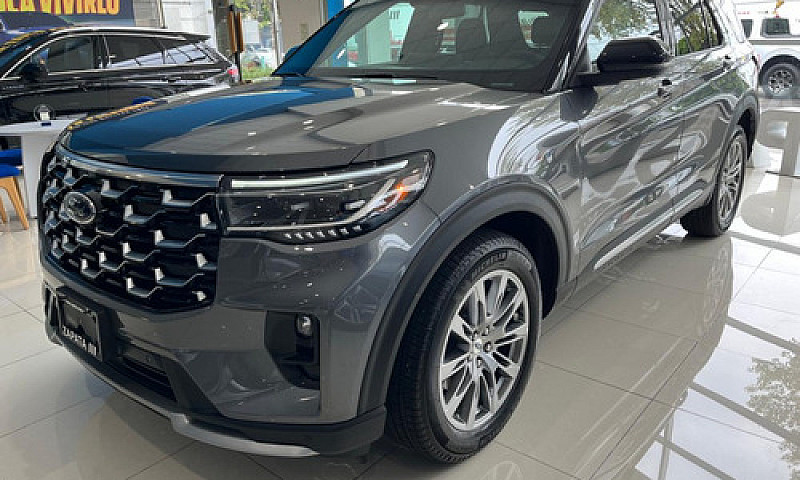 Ford Explorer Platin...