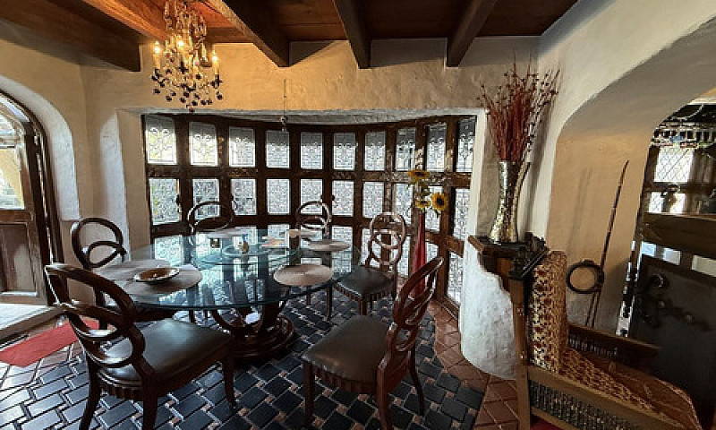 Casa Estilo Medieval...