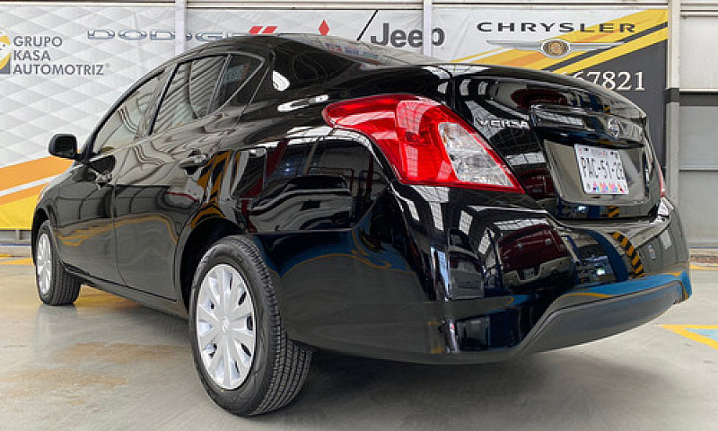 Nissan Versa 2020 1....