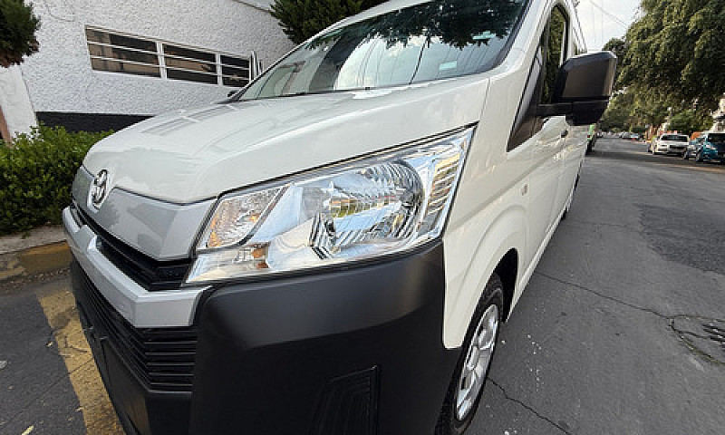 Toyota Hiace 2.7 Ven...