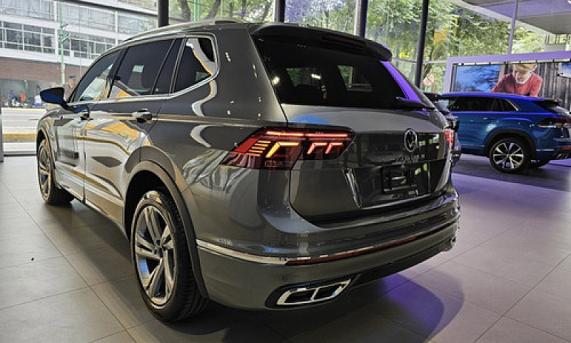 Volkswagen Tiguan R-...
