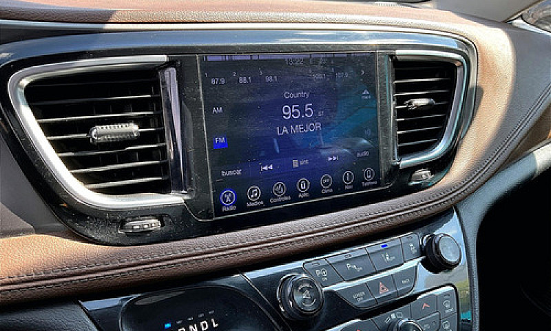 Chrysler Pacifica 20...
