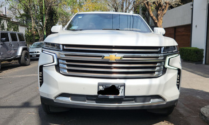 Chevrolet Suburban 6...