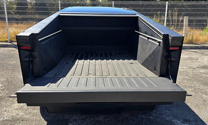 Tesla Cybertruck Cyb...