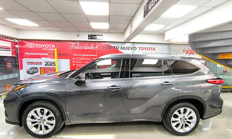 Toyota Highlander 3....